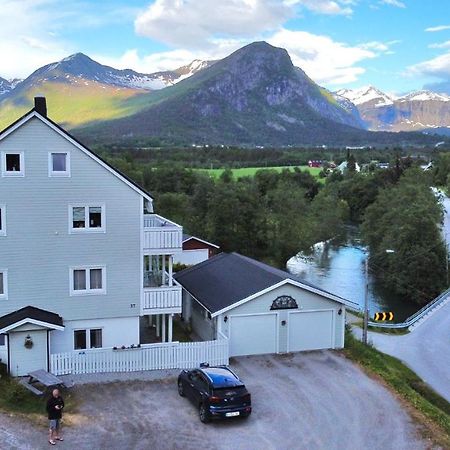 Apartment Dreamvalley Isfjorden エクステリア 写真