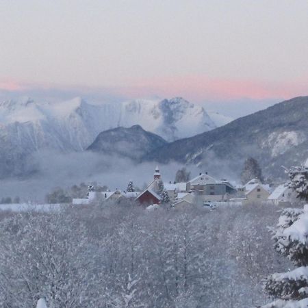 Apartment Dreamvalley Isfjorden エクステリア 写真