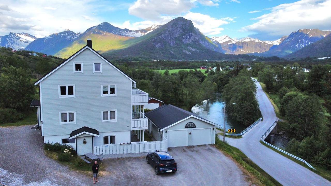 Apartment Dreamvalley Isfjorden エクステリア 写真