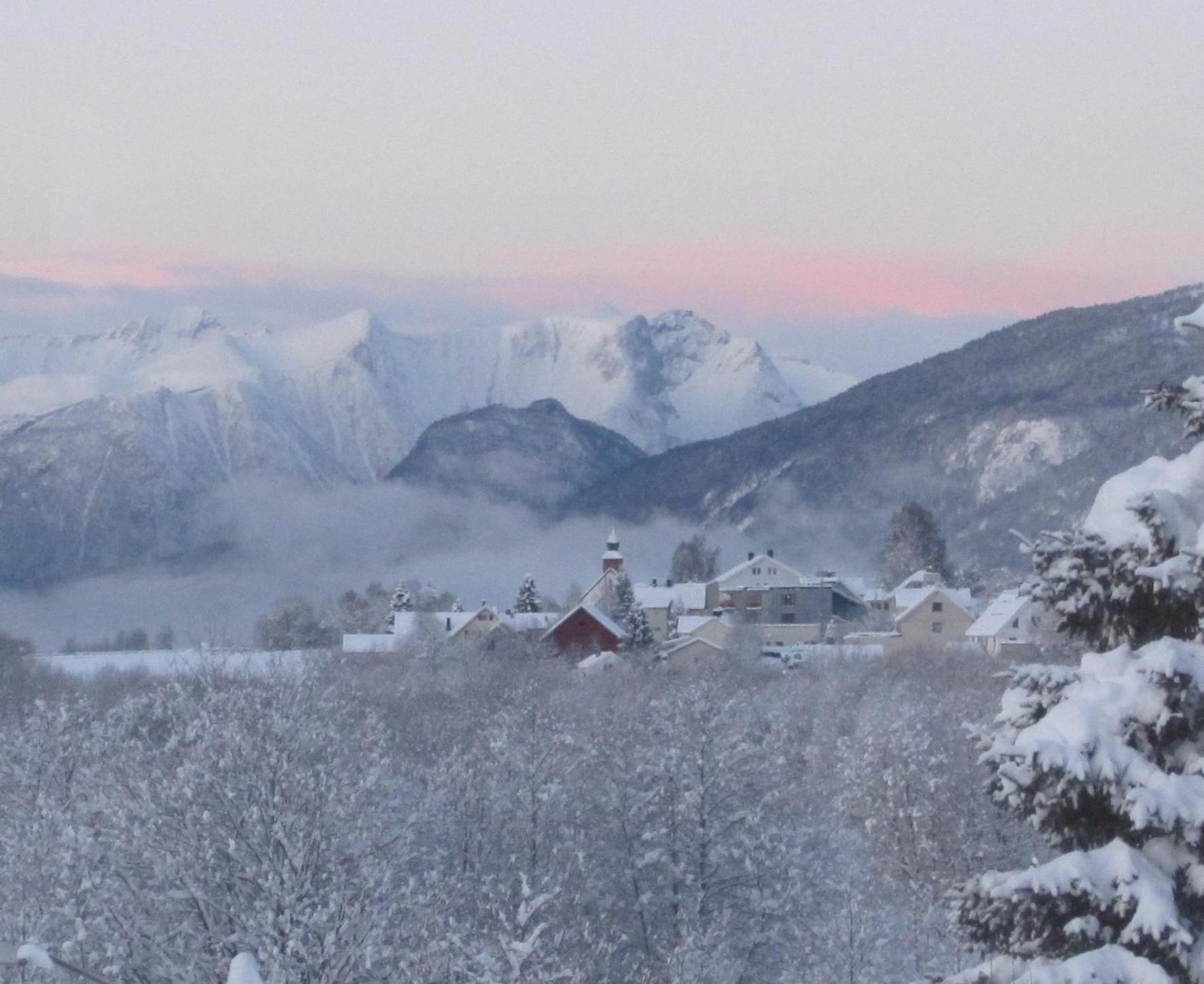 Apartment Dreamvalley Isfjorden エクステリア 写真